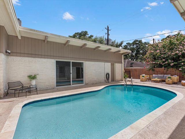 227 Faust Lane, Houston, TX 77024