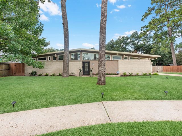 227 Faust Lane, Houston, TX 77024