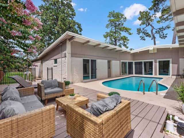227 Faust Lane, Houston, TX 77024