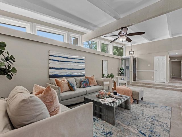 227 Faust Lane, Houston, TX 77024