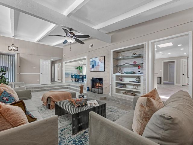 227 Faust Lane, Houston, TX 77024