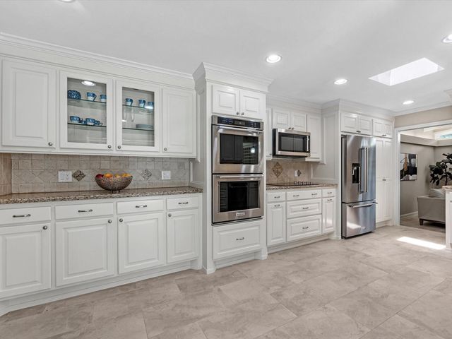 227 Faust Lane, Houston, TX 77024