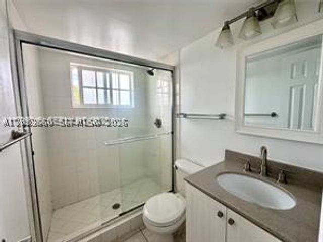 290 Sunrise Dr 301, Key Biscayne, FL 33149