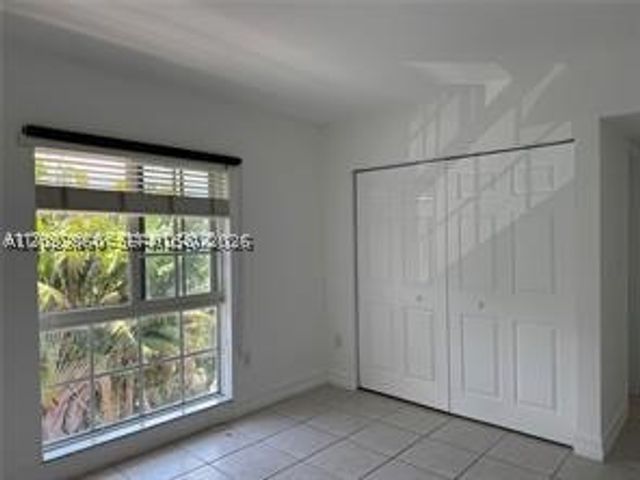 290 Sunrise Dr 301, Key Biscayne, FL 33149