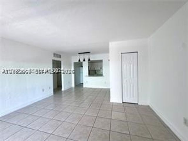 290 Sunrise Dr 301, Key Biscayne, FL 33149