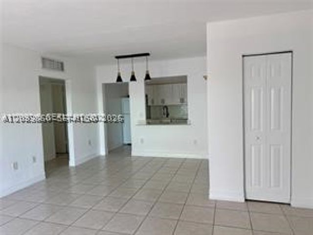 290 Sunrise Dr 301, Key Biscayne, FL 33149