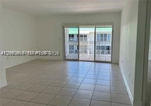 290 Sunrise Dr 301, Key Biscayne, FL 33149