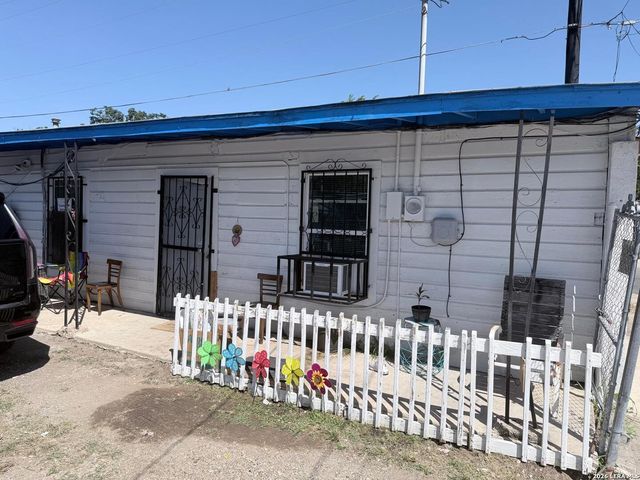 1001 Frio City Rd, San Antonio, TX 78207
