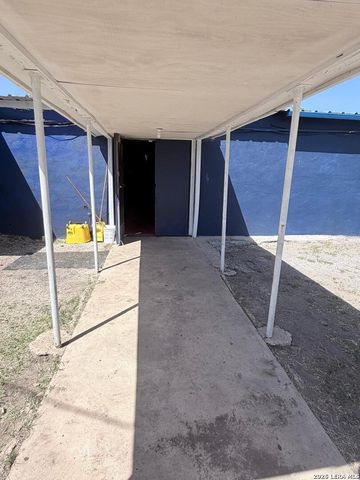 1001 Frio City Rd, San Antonio, TX 78207