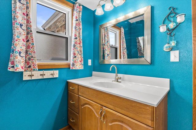 6307 N 104th STREET, Milwaukee, WI 53225