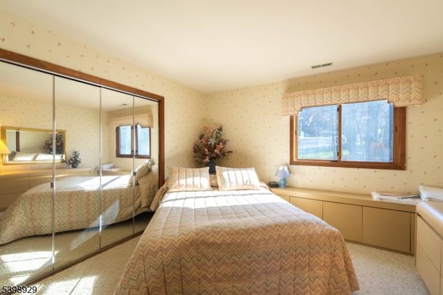 10 Augusta Dr, Vernon Twp., NJ 07462