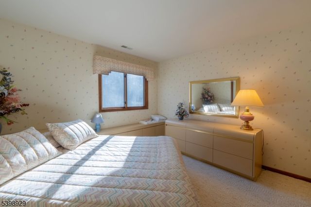 10 Augusta Dr, Vernon Twp., NJ 07462