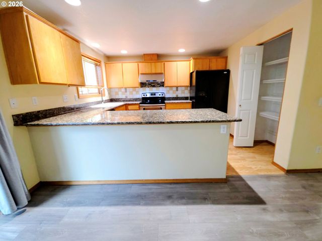 4372 Se PINE Way, Hillsboro, OR 97123