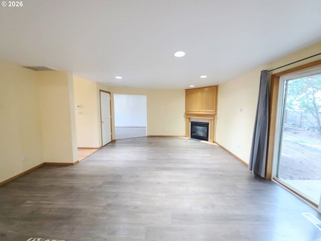4372 Se PINE Way, Hillsboro, OR 97123