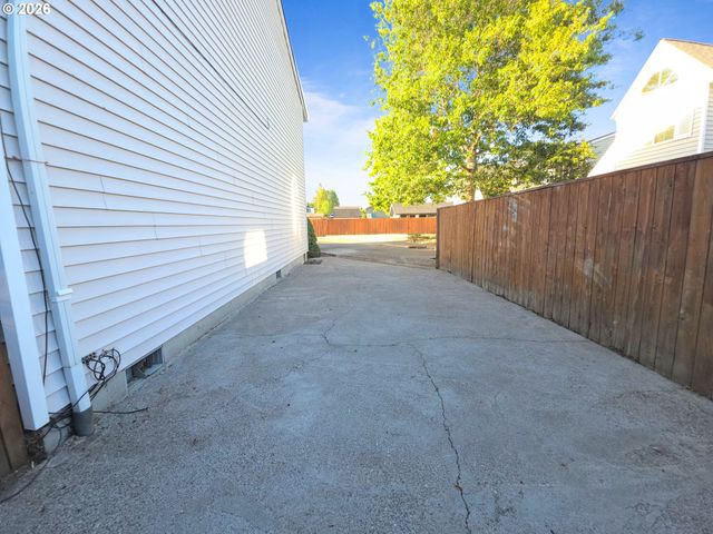 4372 Se PINE Way, Hillsboro, OR 97123