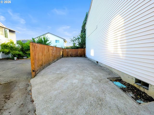 4372 Se PINE Way, Hillsboro, OR 97123