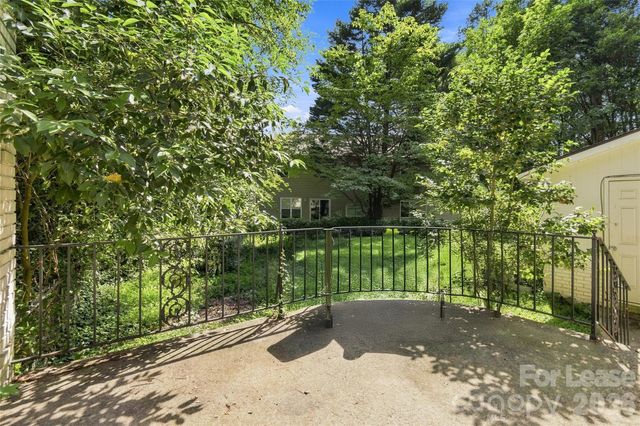 2012 Ibis Court, Charlotte, NC 28205