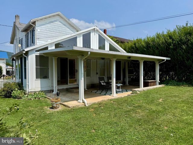 156 E MAIN ST, Rebersburg, PA 16872