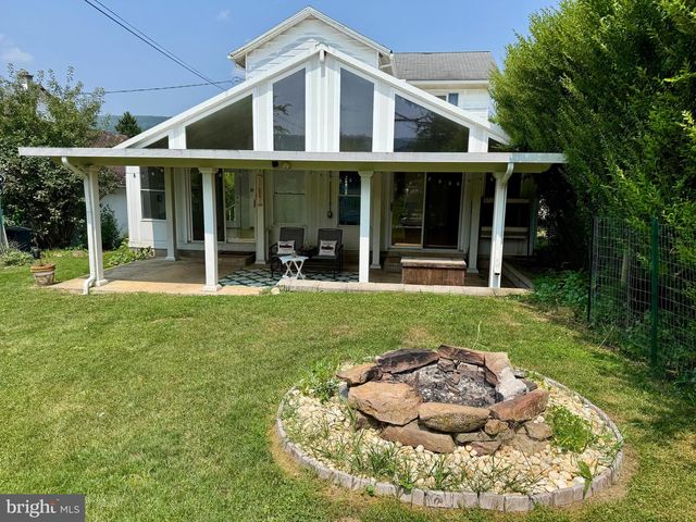 156 E MAIN ST, Rebersburg, PA 16872