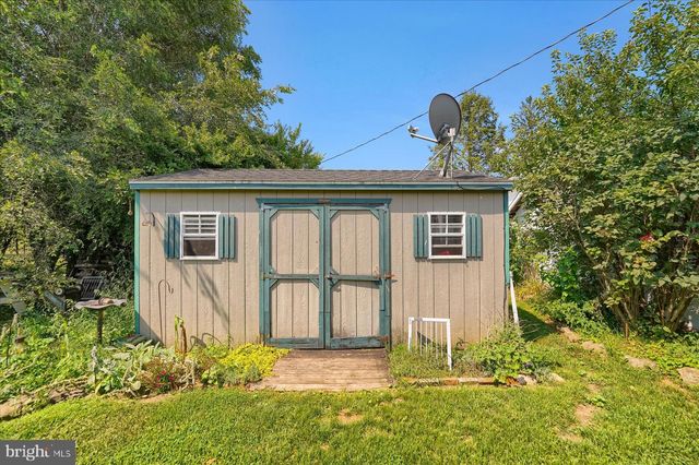 156 E MAIN ST, Rebersburg, PA 16872