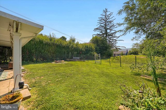 156 E MAIN ST, Rebersburg, PA 16872