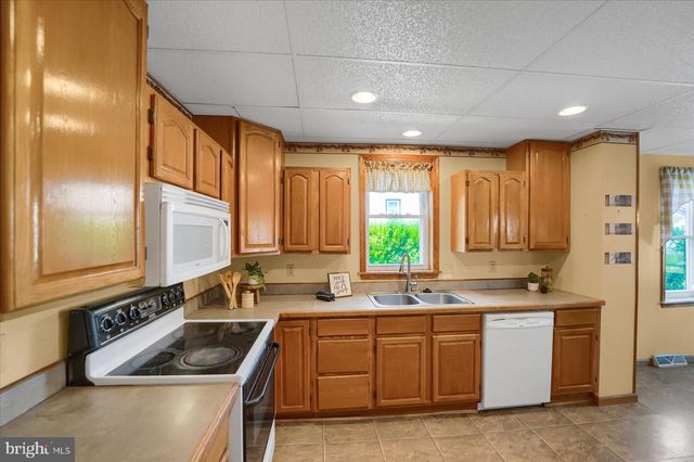 156 E MAIN ST, Rebersburg, PA 16872