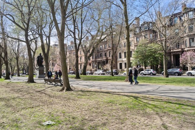 50 Commonwealth Avenue 404, Boston, MA 02116