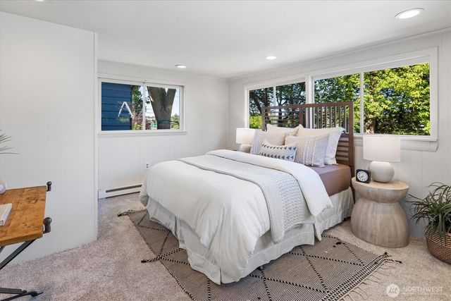 4754 4th Avenue NE, Seattle, WA 98105