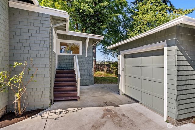 4754 4th Avenue NE, Seattle, WA 98105