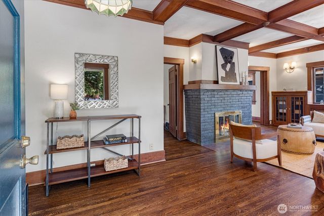 4754 4th Avenue NE, Seattle, WA 98105