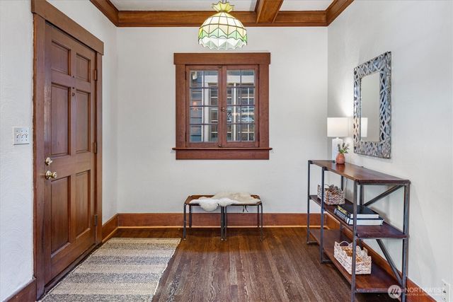 4754 4th Avenue NE, Seattle, WA 98105