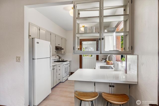 4754 4th Avenue NE, Seattle, WA 98105