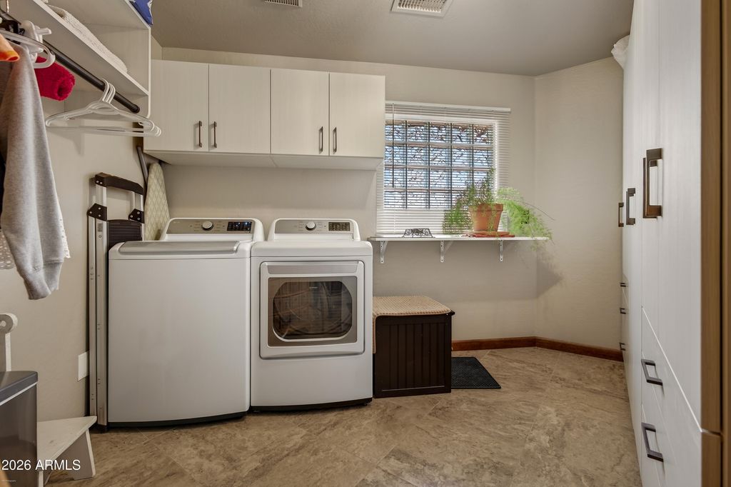 Image 20 of property listing at 150 STONE CREEK Circle, Sedona, AZ 86351