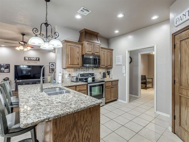 8621 Blue Heron Cove, Edmond, OK 73034