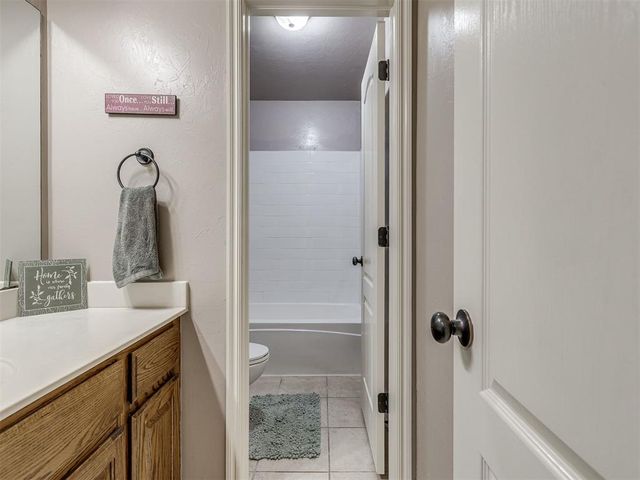 8621 Blue Heron Cove, Edmond, OK 73034