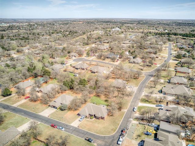 8621 Blue Heron Cove, Edmond, OK 73034