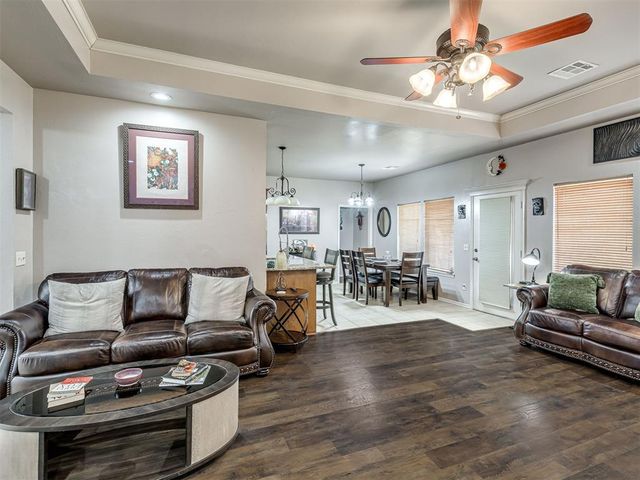 8621 Blue Heron Cove, Edmond, OK 73034