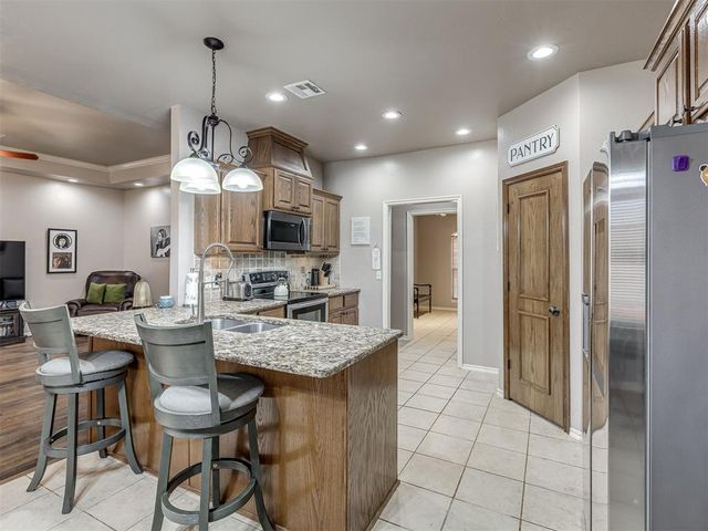 8621 Blue Heron Cove, Edmond, OK 73034