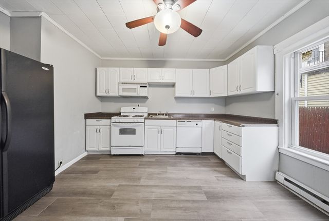 70 Pleasant St, Lowell, MA 01852