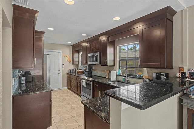 8314 W HIAWATHA STREET, Tampa, FL 33615