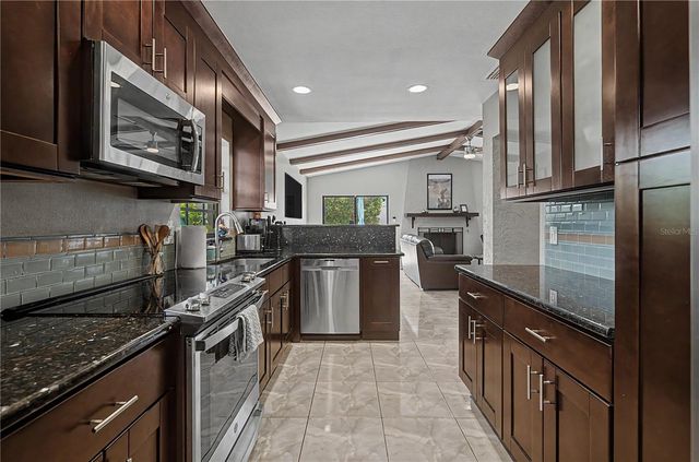 8314 W HIAWATHA STREET, Tampa, FL 33615