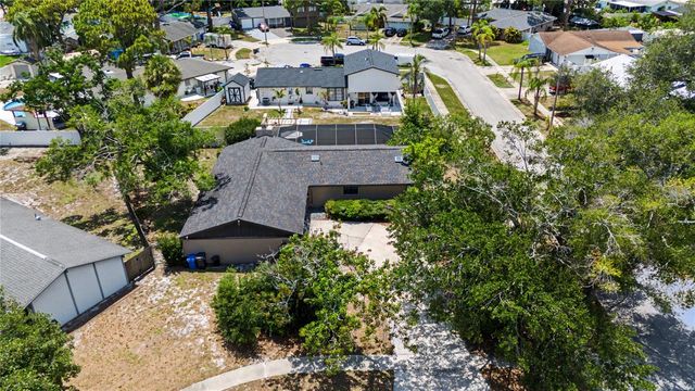 8314 W HIAWATHA STREET, Tampa, FL 33615
