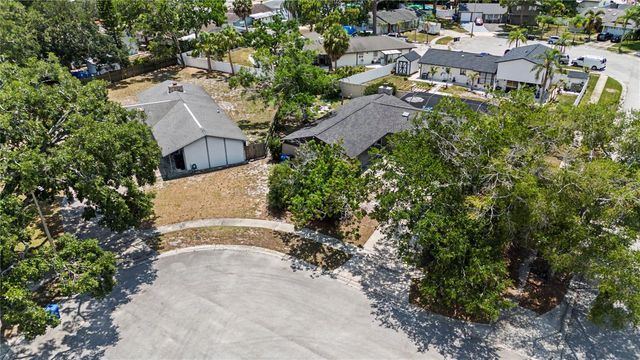 8314 W HIAWATHA STREET, Tampa, FL 33615