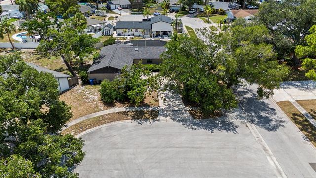 8314 W HIAWATHA STREET, Tampa, FL 33615