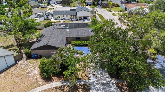 8314 W HIAWATHA STREET, Tampa, FL 33615