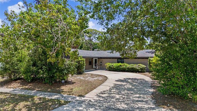 8314 W HIAWATHA STREET, Tampa, FL 33615