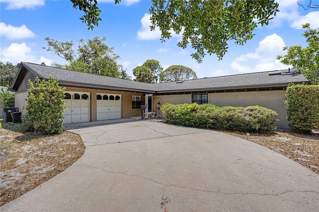8314 W HIAWATHA STREET, Tampa, FL 33615