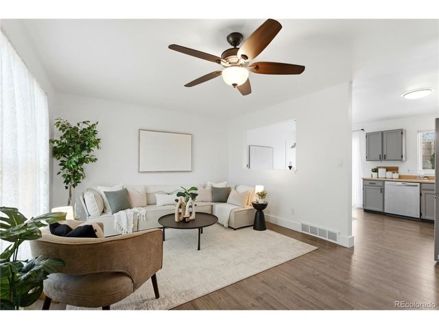 18932 E Kansas Dr, Aurora, CO 80017