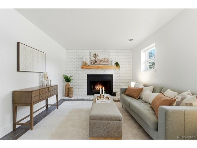 18932 E Kansas Dr, Aurora, CO 80017