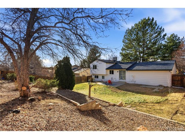 18932 E Kansas Dr, Aurora, CO 80017